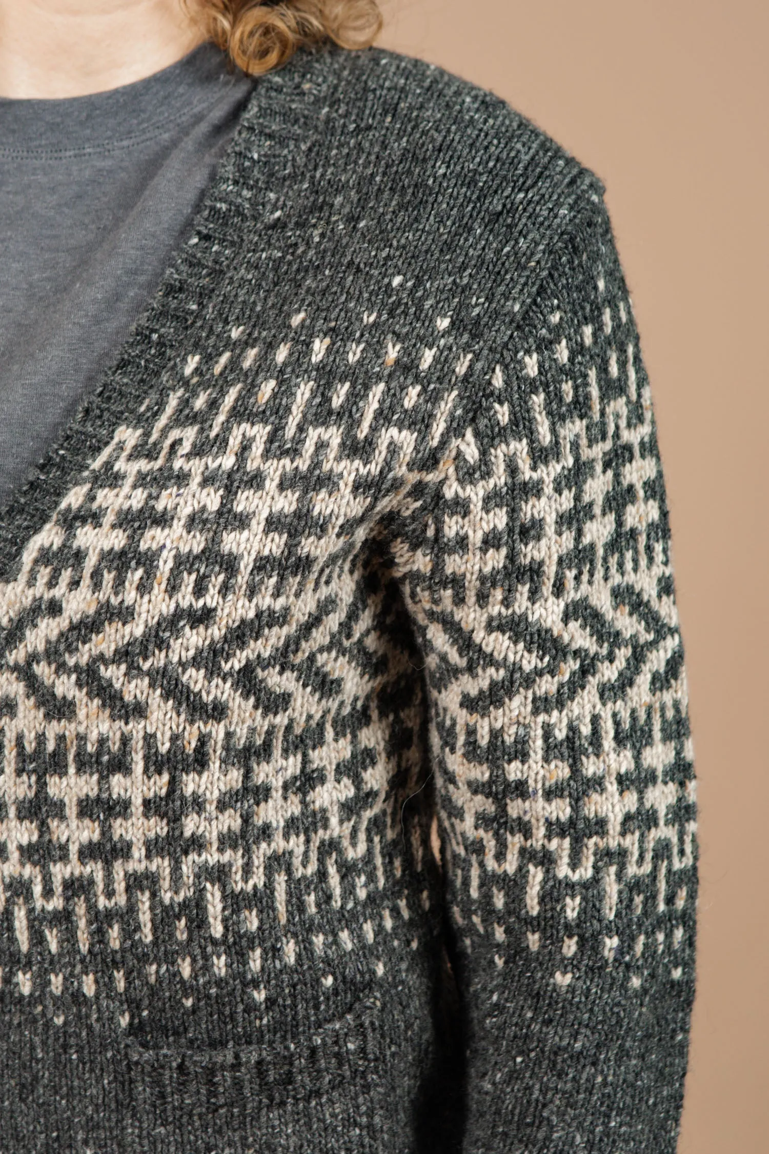 Norwick Cardigan / Charcoal Multi