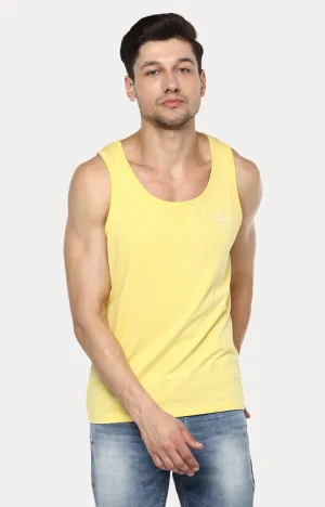 Spykar Yellow Solid Slim Fit Men T-Shirts